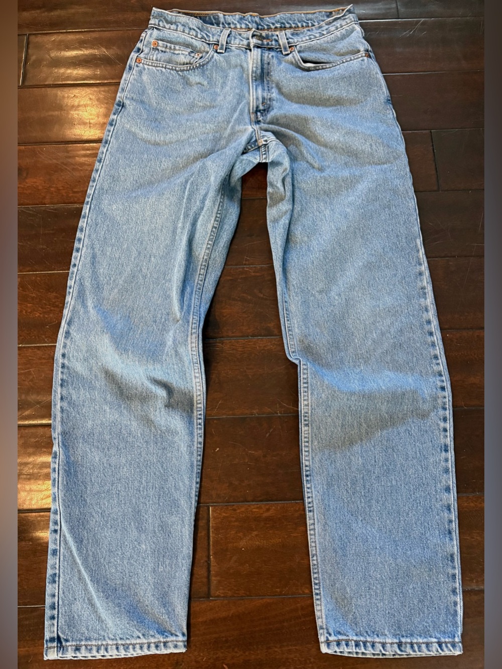 Vintage Levi's 550 Medium Wash Straight-Leg Blue Jeans - Y2K